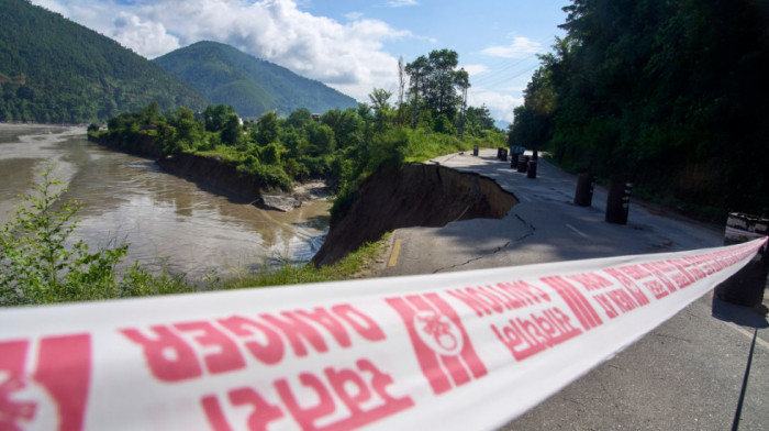 Teška situacija u Nepalu: Oko 1.000 radnika zarobljena u tunelima, spasioci se bore sa ruševinama