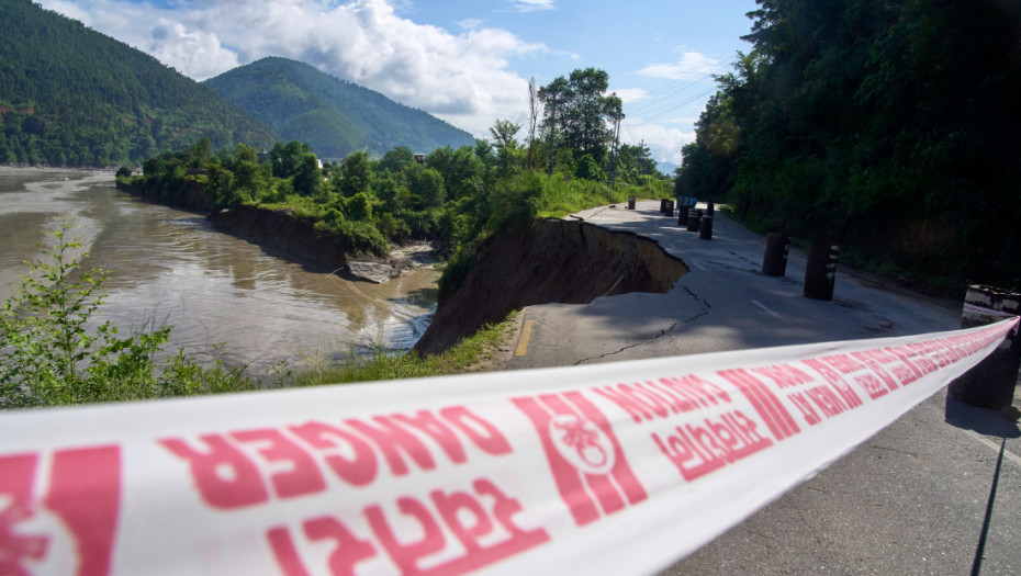Teška situacija u Nepalu: Oko 1.000 radnika zarobljena u tunelima, spasioci se bore sa ruševinama