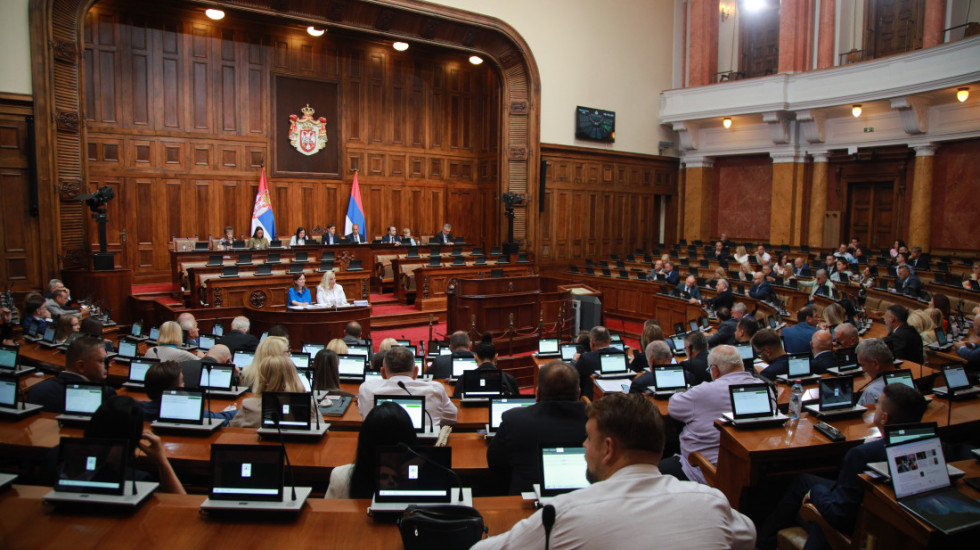 Vanredni parlamentarni izbori 25. oktobra: Skupština pred raspuštanjem