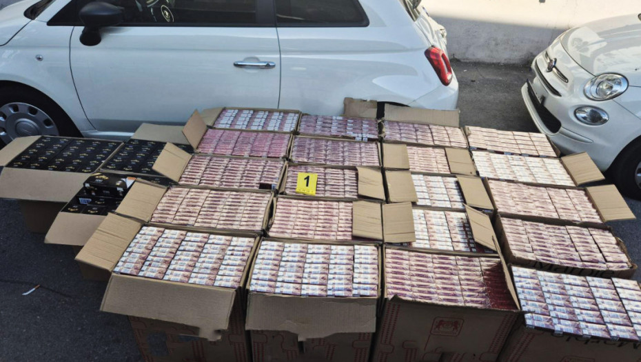Beograđanin uhapšen kod Aleksinca: U automobilu mu pronađeno gotovo 10.000 paklica cigareta (FOTO)
