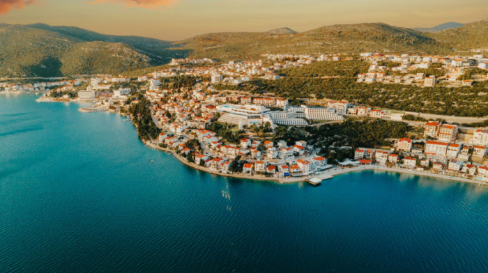 Neum i u septembru pun turista: Toplo vreme, povoljne cene i kongresni turizam produžavaju sezonu