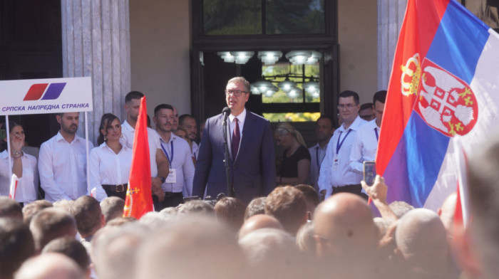 Vučić: U Nišu se okupilo oko 2.300 ljudi koji podržavaju SNS, kao i 500-600 blokadera
