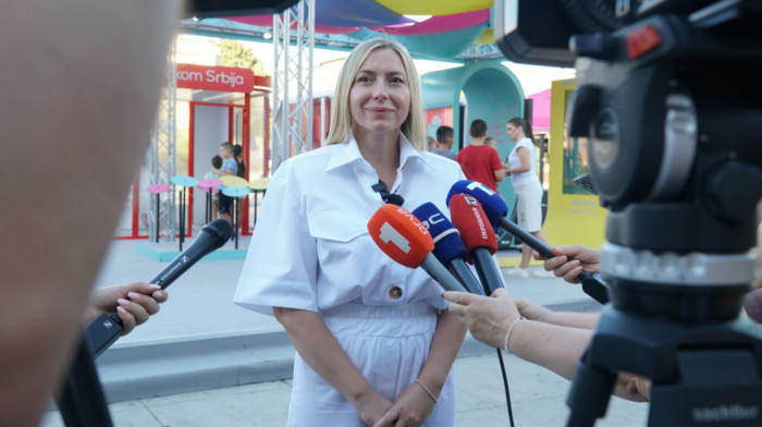 Avramović: Neželjeni materijal Ekspa dati učenicima kojima će biti od koristi