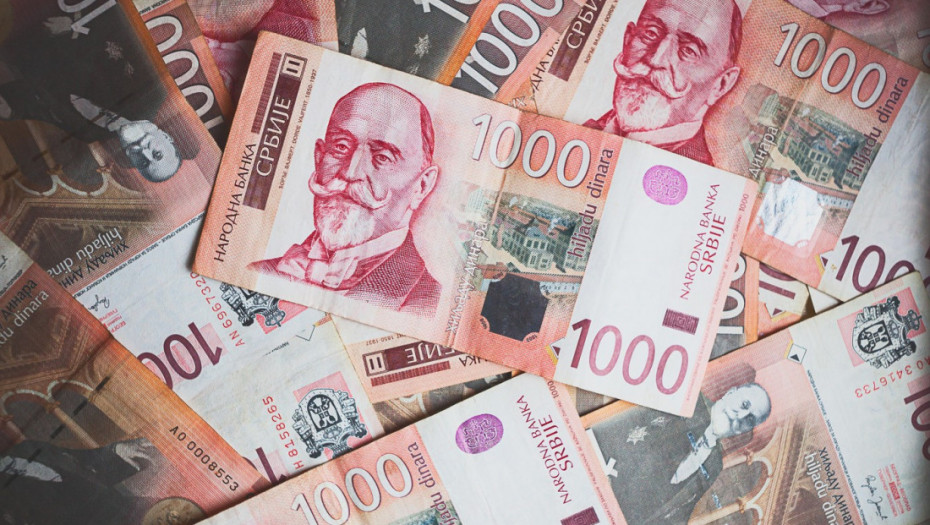 Od 71.000 do 323.000 dinara: Ko zarađuje najmanje, a ko najviše u Srbiji?