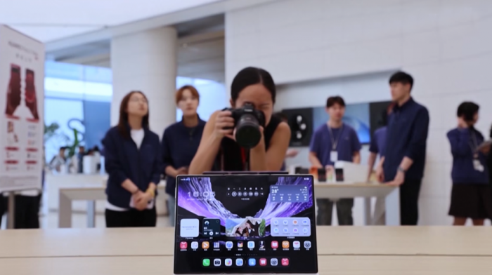 Huavej predstavio Mate XT2: Sklopivi telefon sa ekranom veličine tableta