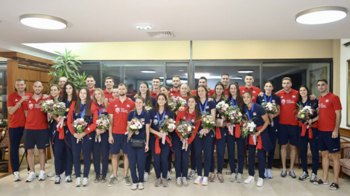 Vučić ugostio odbojkašice Srbije posle osvajanja bronzane medalje na Evropskom prvenstvu