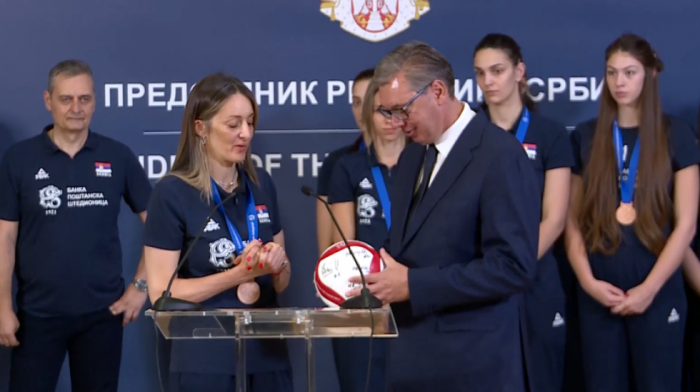 Vučić ugostio odbojkašice Srbije nakon bronze na EP: Veliko hvala za uspeh, uskoro useljavanje u odbojkaški centar