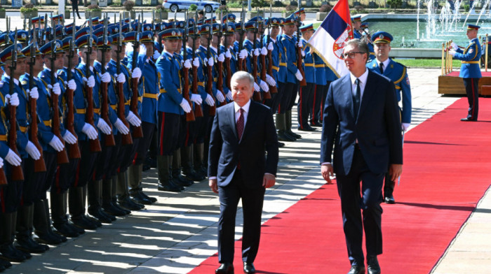 Svečani doček ispred Palate Srbija: Vučić sa predsednikom Uzbekistana Šavkatom Mirzijojevim