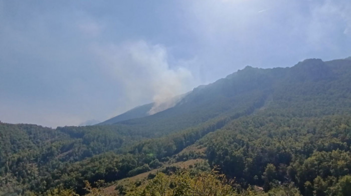 Aktivna 44 požara na otvorenom: Šesti dan traje borba sa požarom na Suvoj planini, vanredno u delu Niške Banje