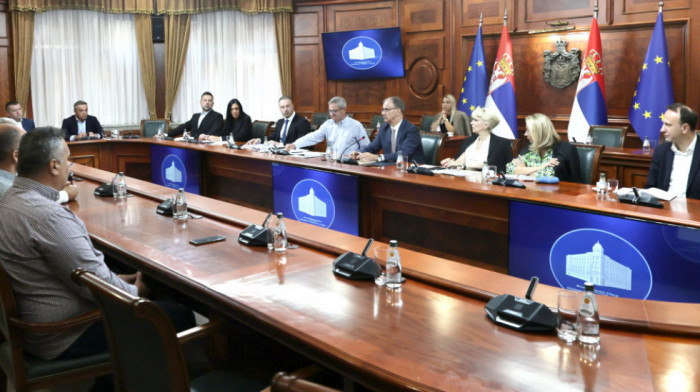Održan sastanak sa uljarima u vladi, narednih dana konačna otkupna cena suncokreta