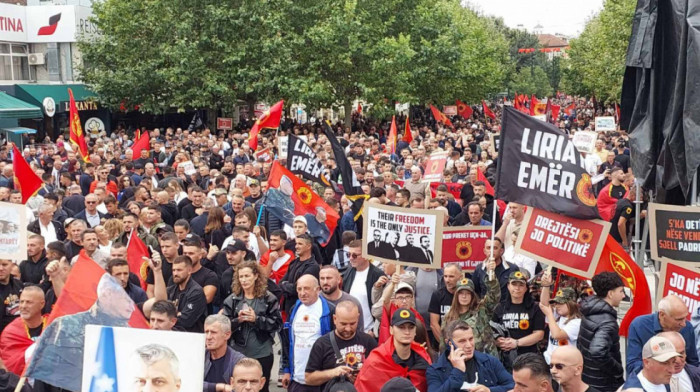 "Marš za slobodu" u prištini: Okupljeni uoči izricanja presude traže slobodu za TAčija i ostale optužene