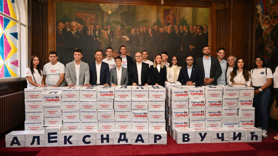 Lista "Aleksandar Vučić - Ujedinjena Srbija" predata RIK-u uz više od 225.000 potpisa