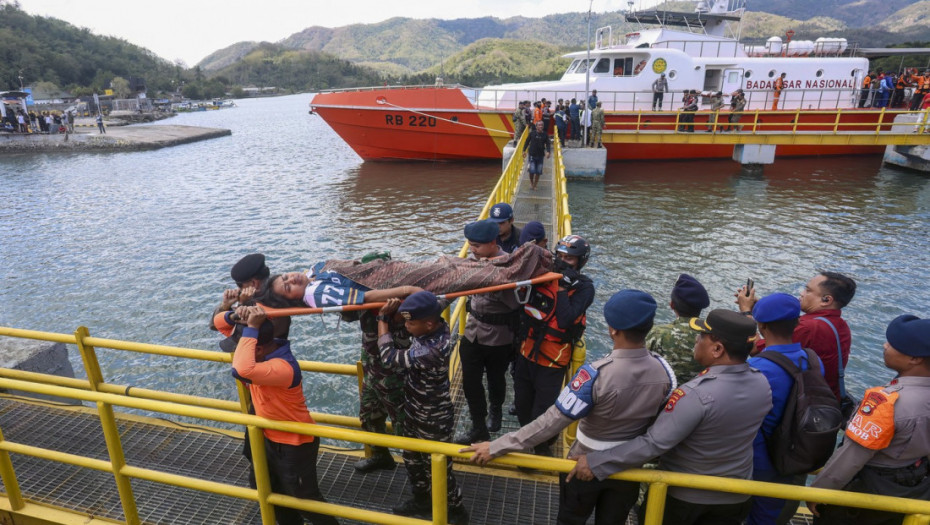 Drama na moru kod Indonezije: Brod sa 243 ljudi izgubio kontakt, ima poginulih i povređenih