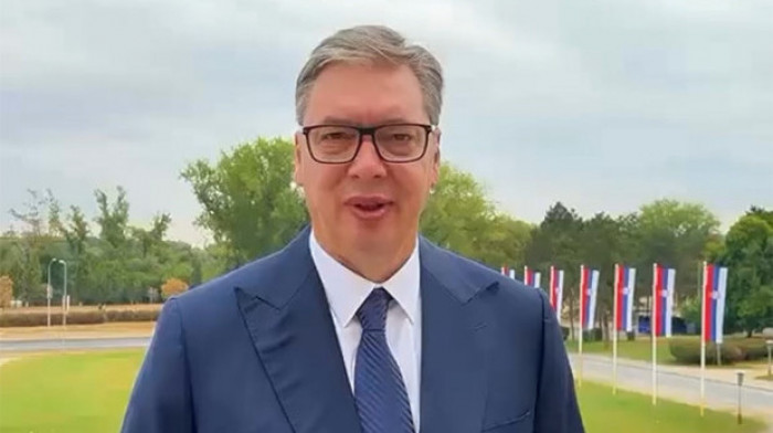 Vučić: Penzioneri zaslužili novac koji dobijaju, radom i mirom moramo da čuvamo Srbiju