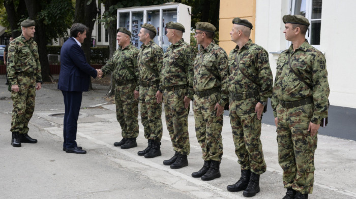 Gašić obišao obnovljenu kasarnu "Cerski junaci" u Šapcu: Vojnici dobili savremene uslove za smeštaj