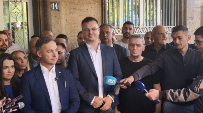 "Narodna Srbija" predala listu RIK-u, pa najavila povlačenje i podršku Studentskoj listi