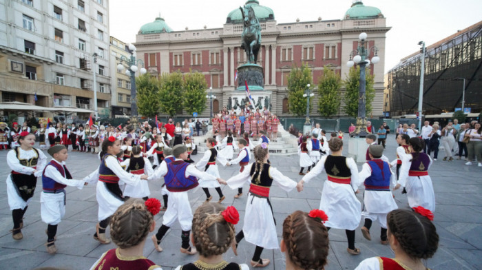 Dan tradicije u Beogradu: Folklor i narodne nošnje povodom Dana srpskog jedinstva, slobode i nacionalne zastave