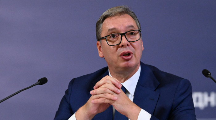 Vučić posetio pijacu u Smederevu: Obećao sam da ćemo promeniti stanje u bolnici