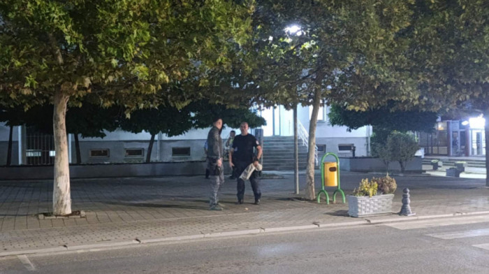 Mirno u srpskim sredinama na KiM, pojačano prisustvo policije: U Prištini protesti nakon presude liderima tzv. OVK