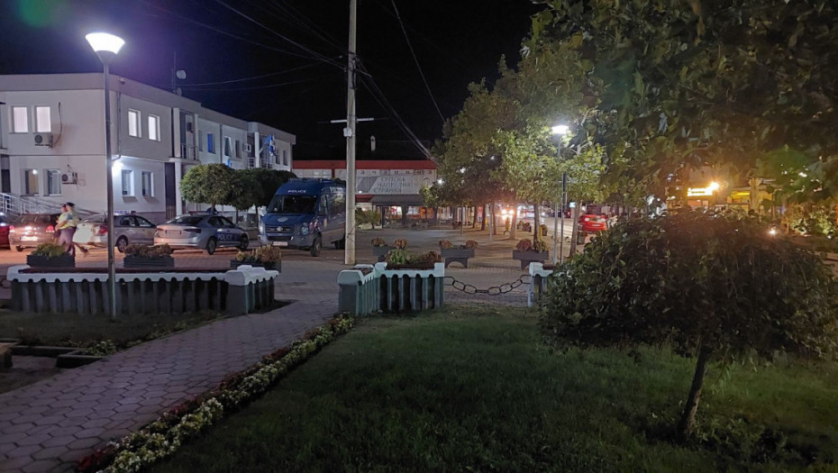Oko zgrade vlade privremenih prištinskih institucija i jutros pojačano prisustvo tzv. kosovske policije