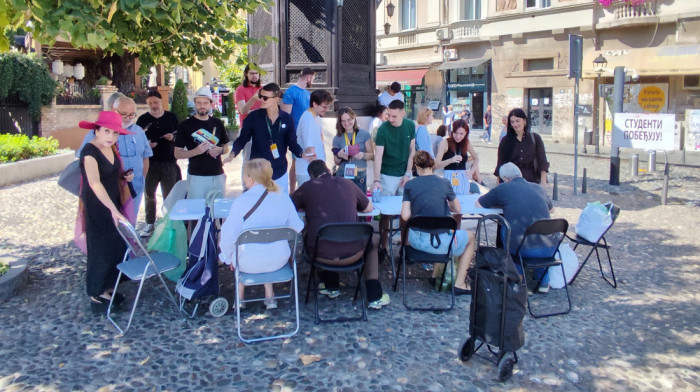 Predstavnici Studentske liste nastavljaju razgovore sa građanima u više mesta