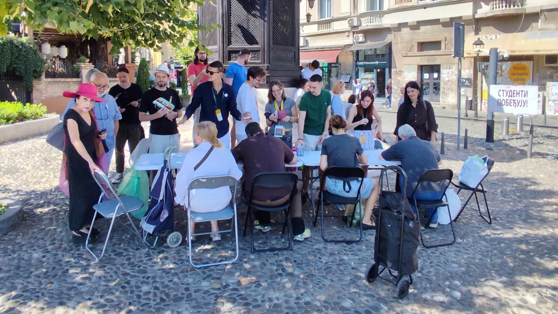 Predstavnici Studentske liste nastavljaju razgovore sa građanima u više mesta