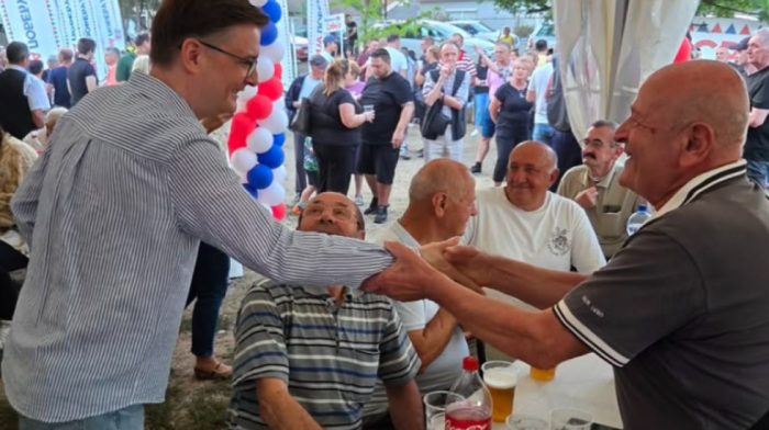 Jovanov u Aleksandrovu: "Na ovim izborima odlučujemo da li će Srbija nastaviti da ide napred" (FOTO)