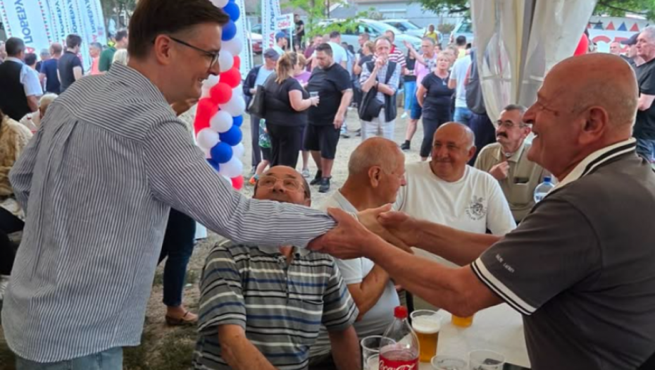 Jovanov u Aleksandrovu: "Na ovim izborima odlučujemo da li će Srbija nastaviti da ide napred" (FOTO)