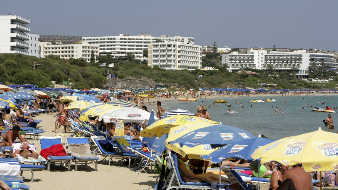 Tragedija na plaži u Grčkoj: Svađa zbog ležaljke završila se kobno, stradao muškarac (82)