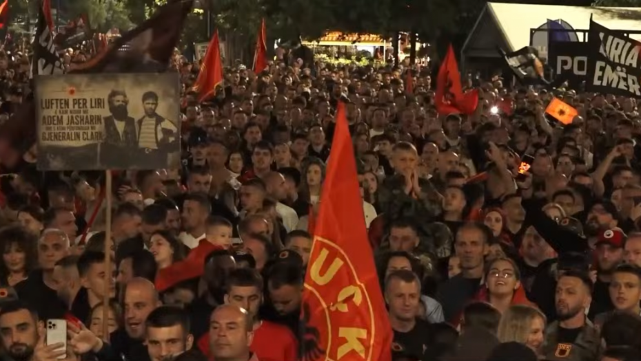 Pred dolazak fon der Lajenove u Prištinu protest zbog presude bivšim vođama OVK: "EU, izdala si nas“
