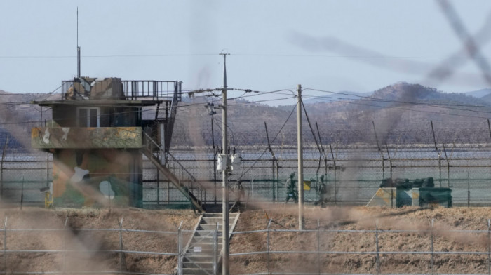 Ekspozija u demilitarizovanoj zoni između dve Koreje, tri oficira ranjena