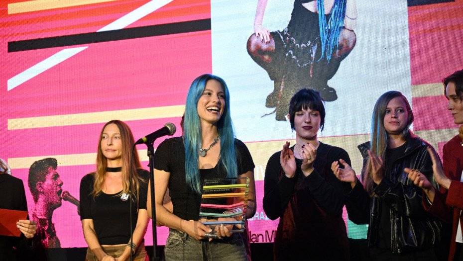 Živa laureat nagrade Milan Mladenović za pesmu “Atom“