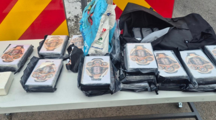 Uhapšen na Bezdanu sa 16 "cigli" brendiranog kokaina i devizama: Detalji velike akcije policije na granici