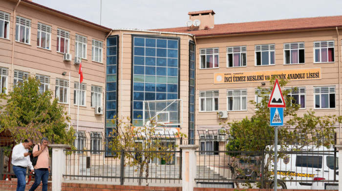 Detalji pucnjave kod škole u Turskoj: Devet privedenih, osumnjičeni vežbao pucanje pre napada