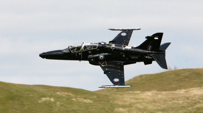 Srušio se avion britanskog RAF-a u Velsu: Dvojica pilota iskočila pre pada i zadobila lakše povrede (VIDEO)