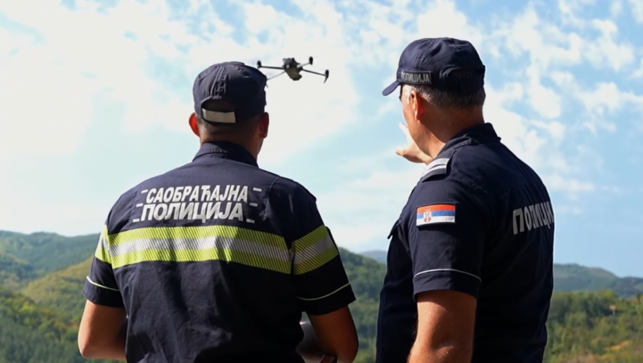 MUP upozorava vozače: Policijski dronovi stižu na puteve širom Srbije - otkriveno kako će hvatati prekršaje iz vazduha