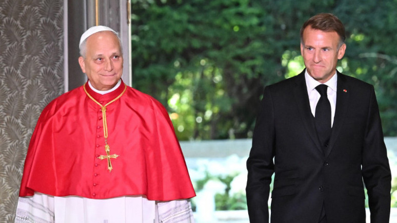 Makron će ipak prisustvovati poslednjoj misi pape Lava XIV tokom posete Francuskoj