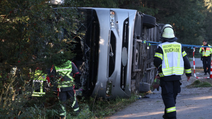 Stravičan udes na putu za Oktoberfest: Autobus pun turista sleteo niz padinu, ima mrtvih i na desetine povređenih