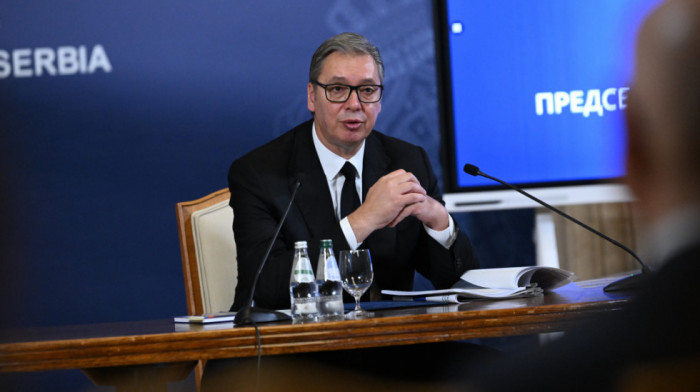 Vučić se obraća građanima: Danas je dan kada podnosim ostavku na funkciju predsednika Srbije