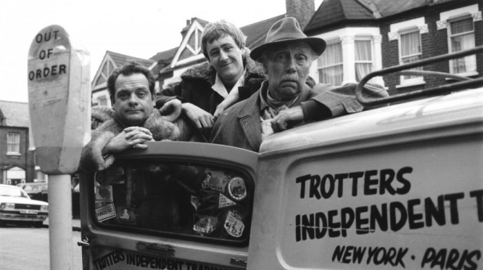 Legendarni žuti kombi iz "Mućki" ide na aukciju: Delbojev trotočkaš mogao bi da košta kao novi Mercedes