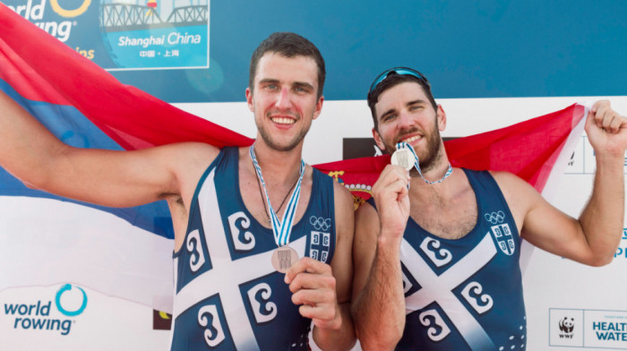 Od evropskog zlata do četiri medalje u Šangaju: Veslači Pimenov i Mačković za Euronews Srbija o sezoni za pamćenje