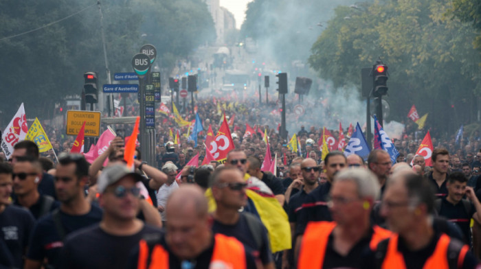 Na protestima u Francuskoj uhapšeno 625 ljudi, povređeno 199, od čega 83 policajca