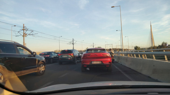 Saobraćajni kolaps u Beogradu: Velike gužve i nepregledne kolone na Mostu na Adi (FOTO)