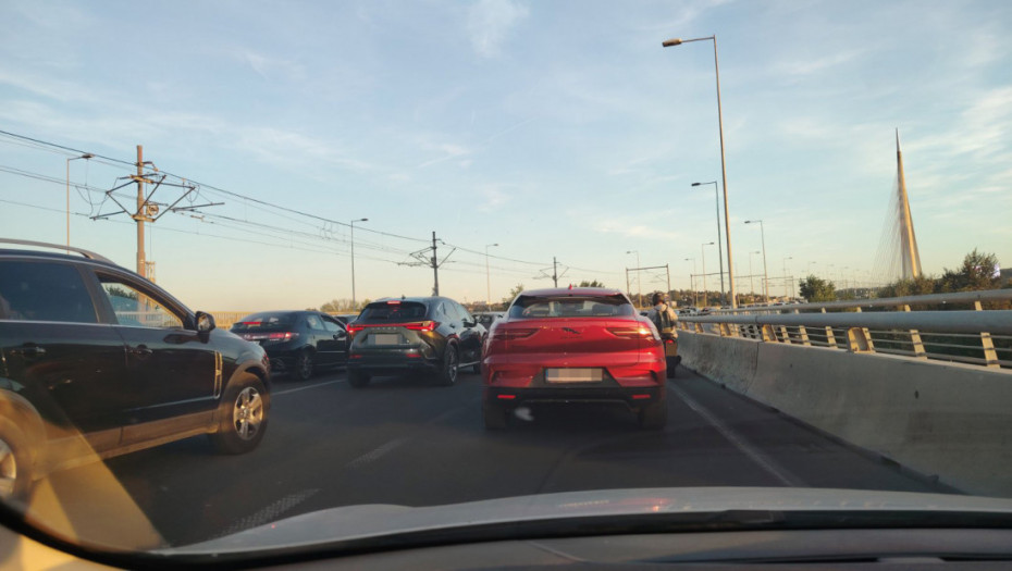 Saobraćajni kolaps u Beogradu: Velike gužve i nepregledne kolone na Mostu na Adi (FOTO)