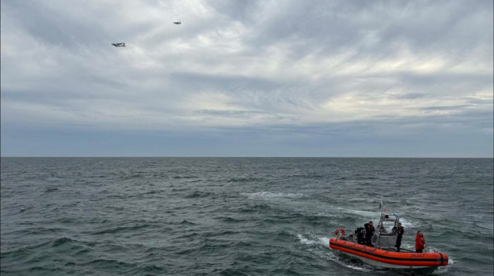 Pronađeni delovi aviona hitne pomoći nestalog kod Nantaketa: Šest osoba bilo u letelici