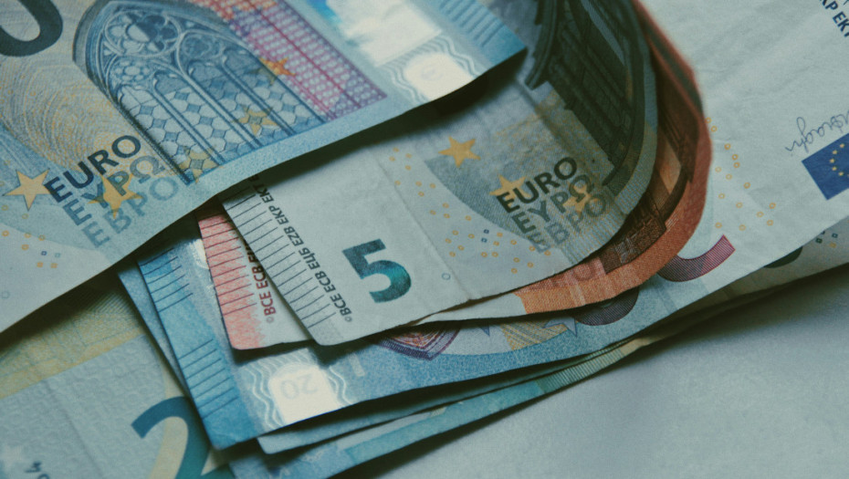 Evrostat: Evrozona u avgustu zabeležila deficit u robnoj trgovini od 16,1 milijardu evra