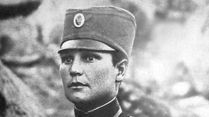 "Jedino me oni nisu zaboravili": Kako je Milunka Savić od heroja Gvozdenog puka, ordenja i slave stigla do života u bedi
