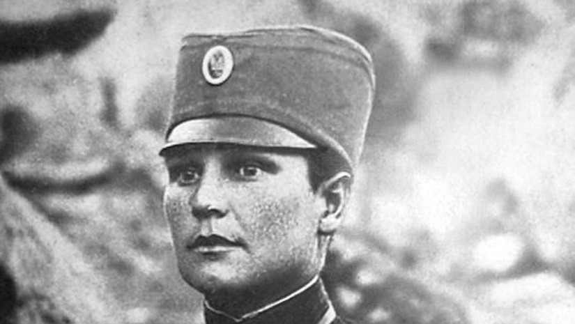 "Jedino me oni nisu zaboravili": Kako je Milunka Savić od heroja Gvozdenog puka, ordenja i slave stigla do života u bedi