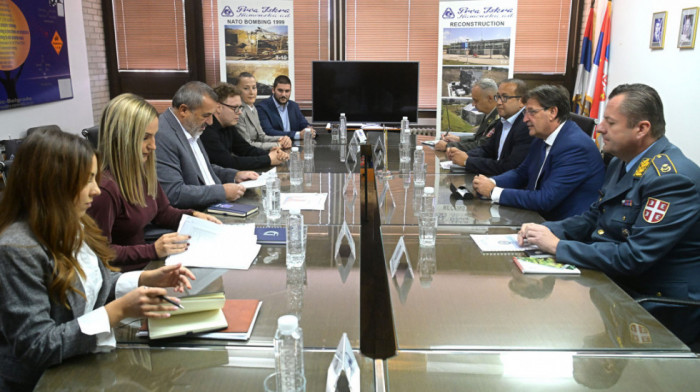 Gašić u "Prvoj Iskri": Investicije u nove pogone stvoriće uslove za dalji razvoj