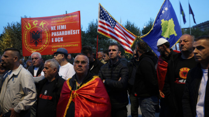 Mirno u Prištini posle sukoba: Povređeno 17 osoba, veterani tzv. OVK pozvali na nove proteste sutra